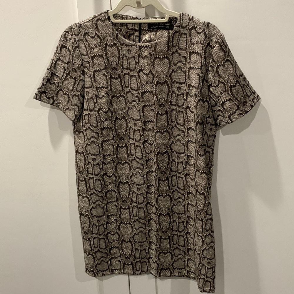 Snakeskin loose fitting shortsleeve dress